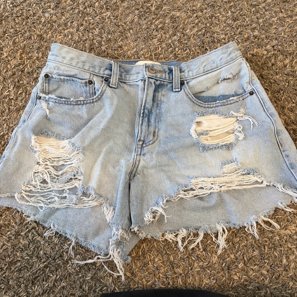 Abercrombie mid rise boyfriend Jean shorts